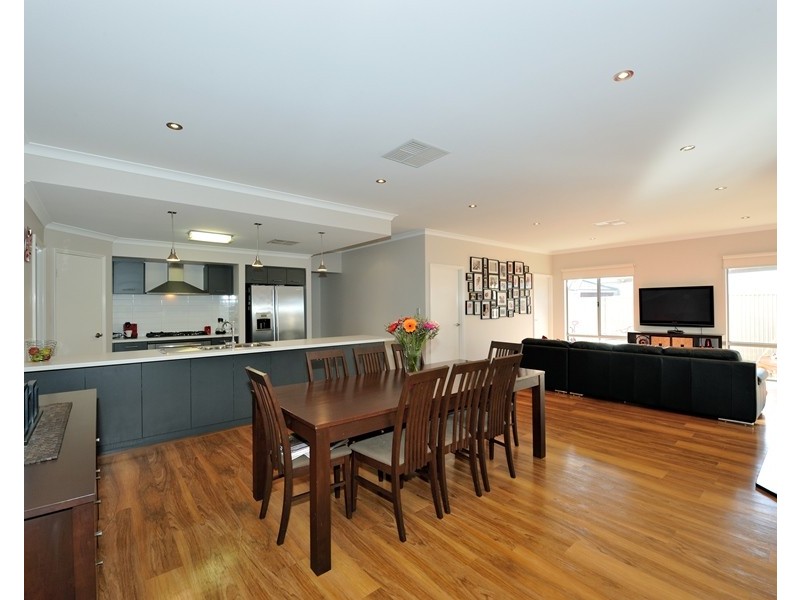 4 Rainbird Street, Baldivis WA 6171