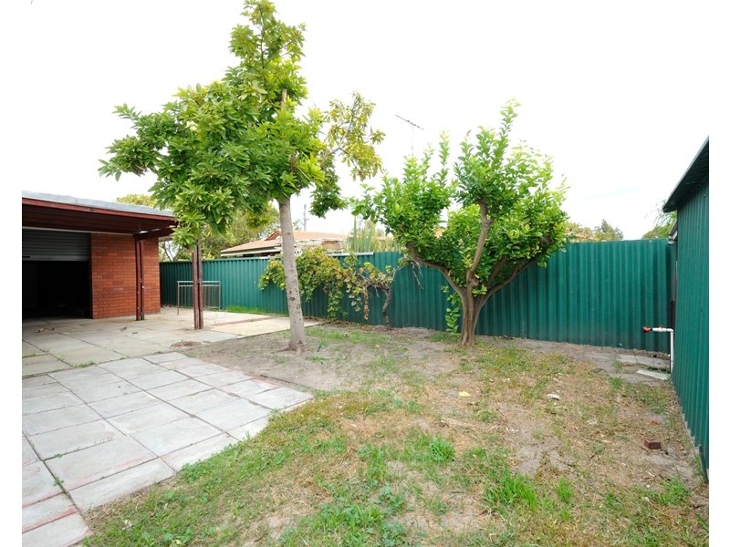 15 Willmott Drive, Cooloongup WA 6168