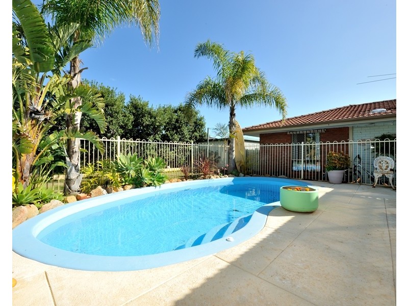 1 Warner Lane, Rockingham WA 6168