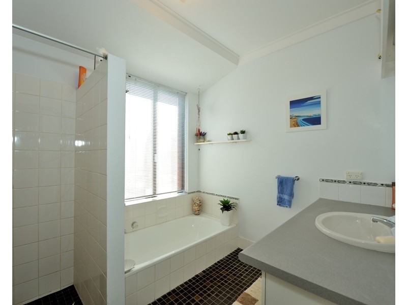 1 Warner Lane, Rockingham WA 6168