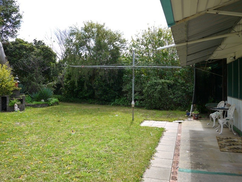 27 Rhodes Cr, Calista WA 6167