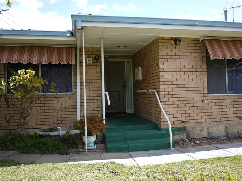 27 Rhodes Cr, Calista WA 6167