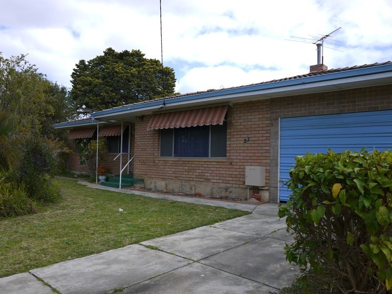 27 Rhodes Cr, Calista WA 6167
