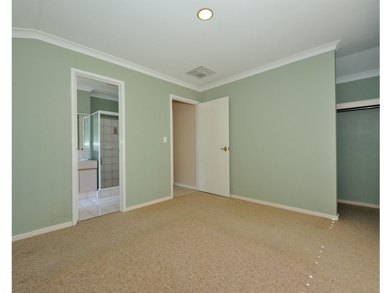 71 Parkland Drive, Warnbro WA 6169