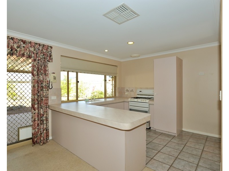 71 Parkland Drive, Warnbro WA 6169