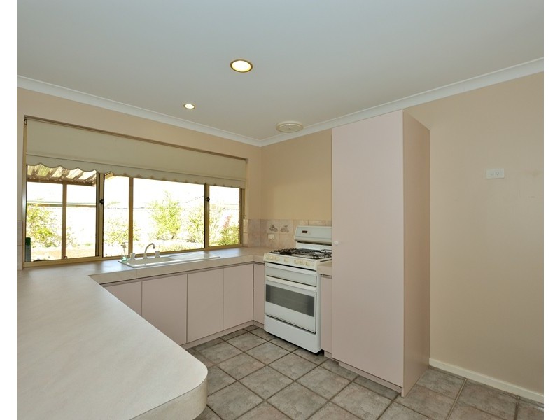 71 Parkland Drive, Warnbro WA 6169