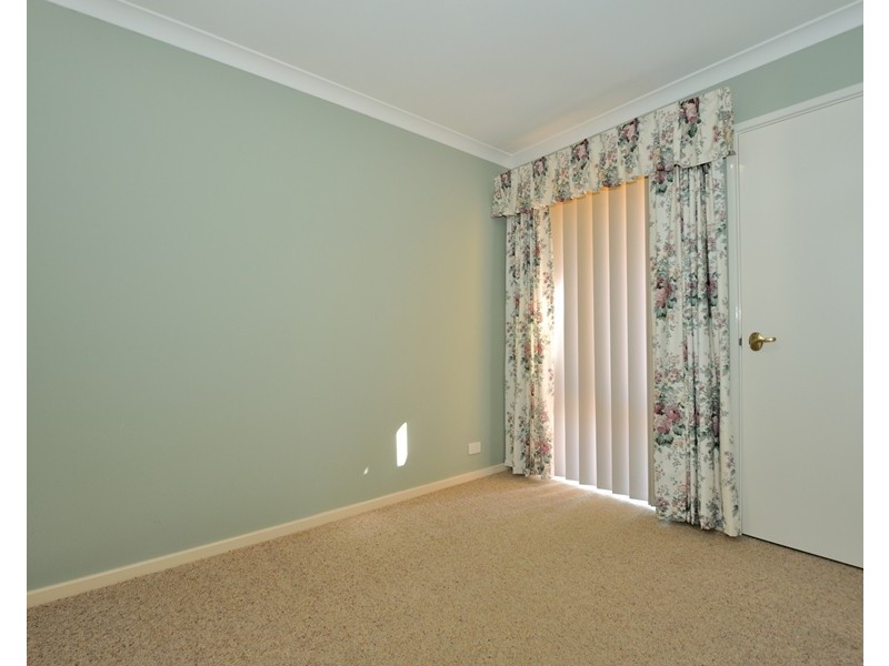 71 Parkland Drive, Warnbro WA 6169