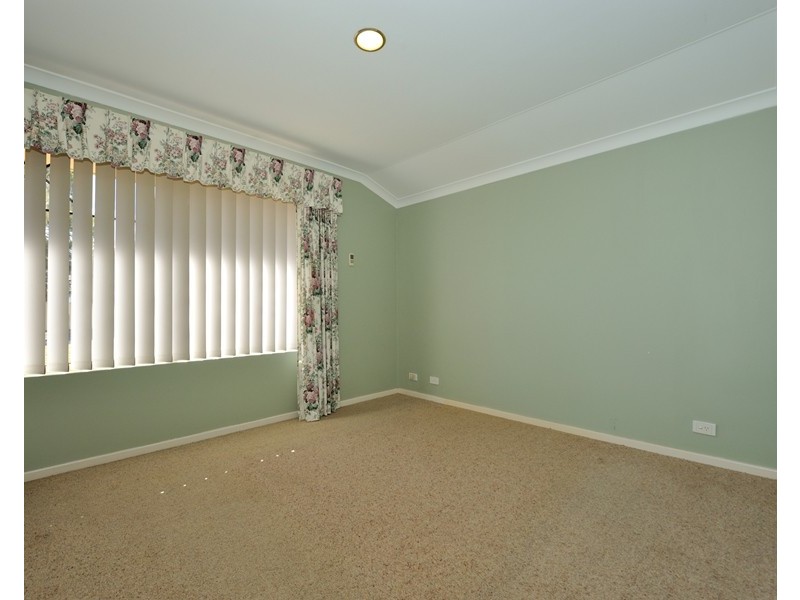 71 Parkland Drive, Warnbro WA 6169