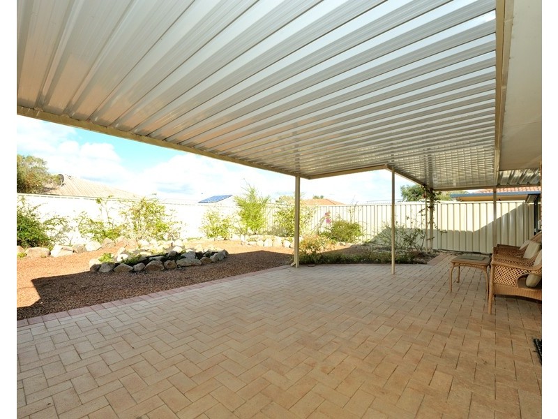 71 Parkland Drive, Warnbro WA 6169