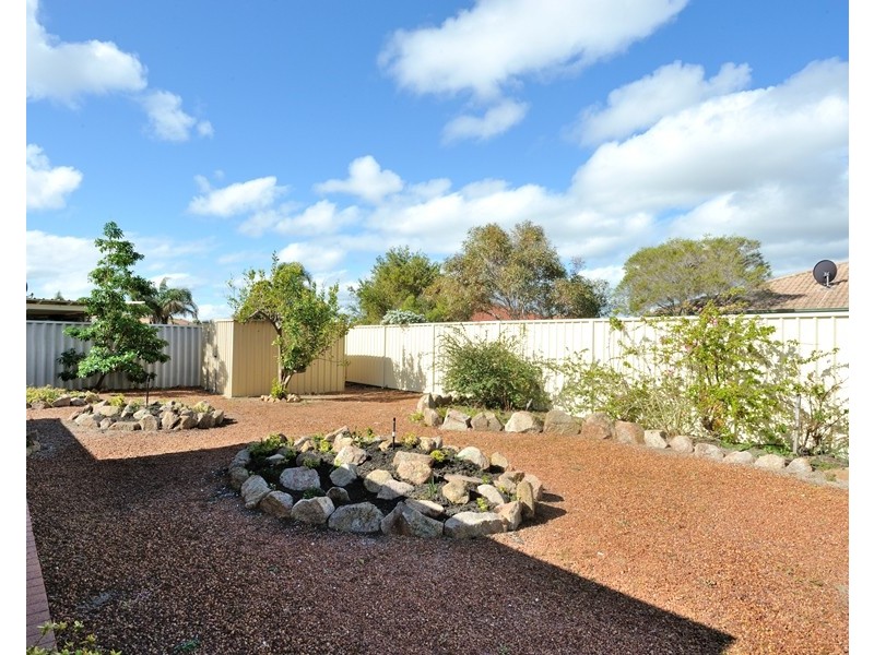 71 Parkland Drive, Warnbro WA 6169