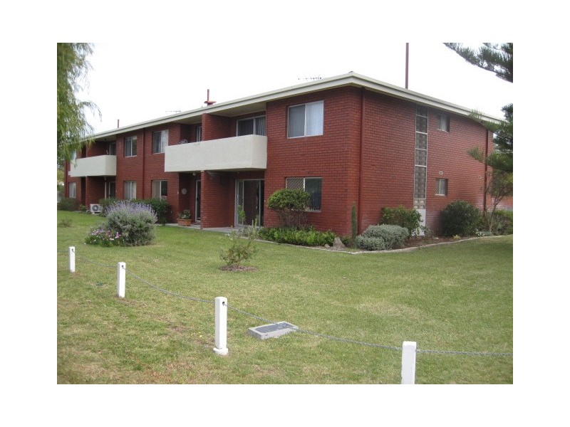 15 / 4 Minchinson Street, Shoalwater WA 6169