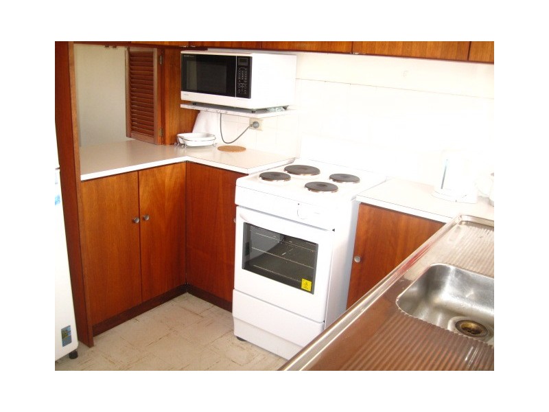 15 / 4 Minchinson Street, Shoalwater WA 6169