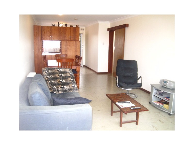 15 / 4 Minchinson Street, Shoalwater WA 6169