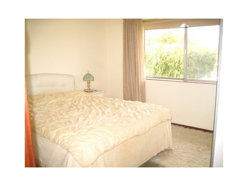 15 / 4 Minchinson Street, Shoalwater WA 6169