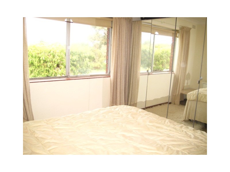 15 / 4 Minchinson Street, Shoalwater WA 6169