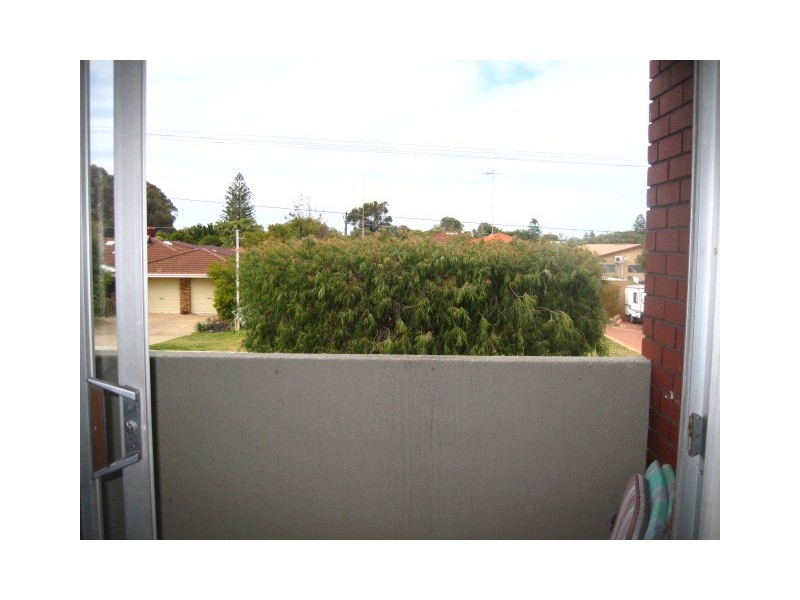 15 / 4 Minchinson Street, Shoalwater WA 6169