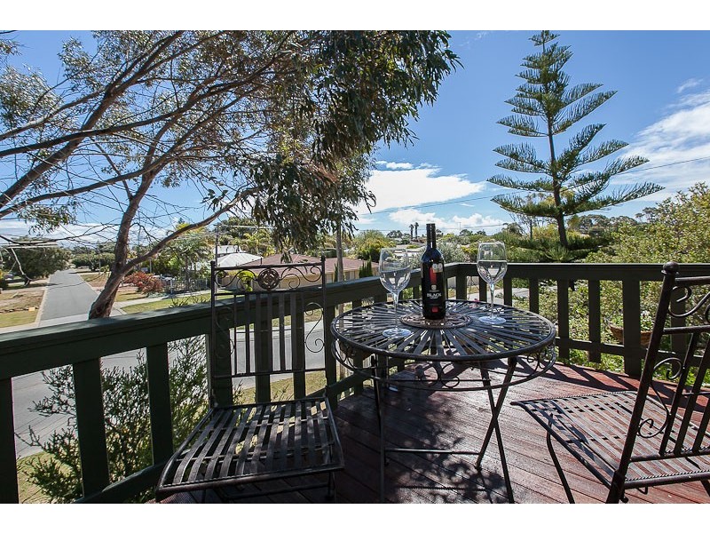 24 Minderoo Crescent, Golden Bay WA 6174
