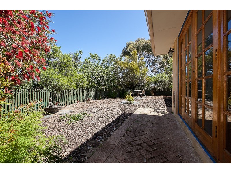 24 Minderoo Crescent, Golden Bay WA 6174