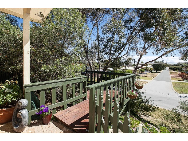 24 Minderoo Crescent, Golden Bay WA 6174