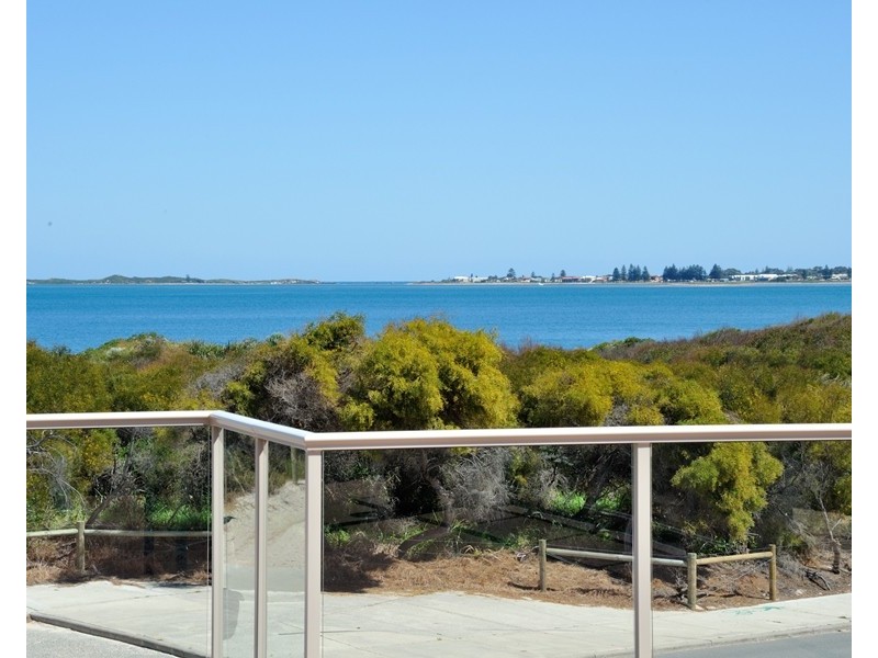 168 Warnbro Beach Road, Waikiki WA 6169