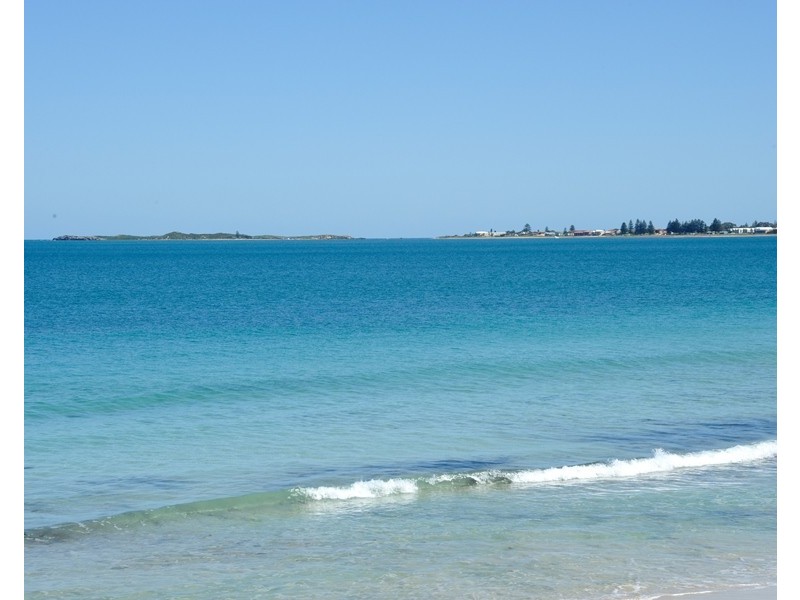 168 Warnbro Beach Road, Waikiki WA 6169