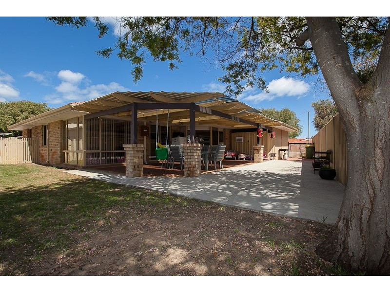 17 Oakdale Close, Safety Bay WA 6169