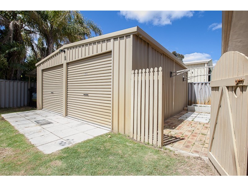 17 Oakdale Close, Safety Bay WA 6169