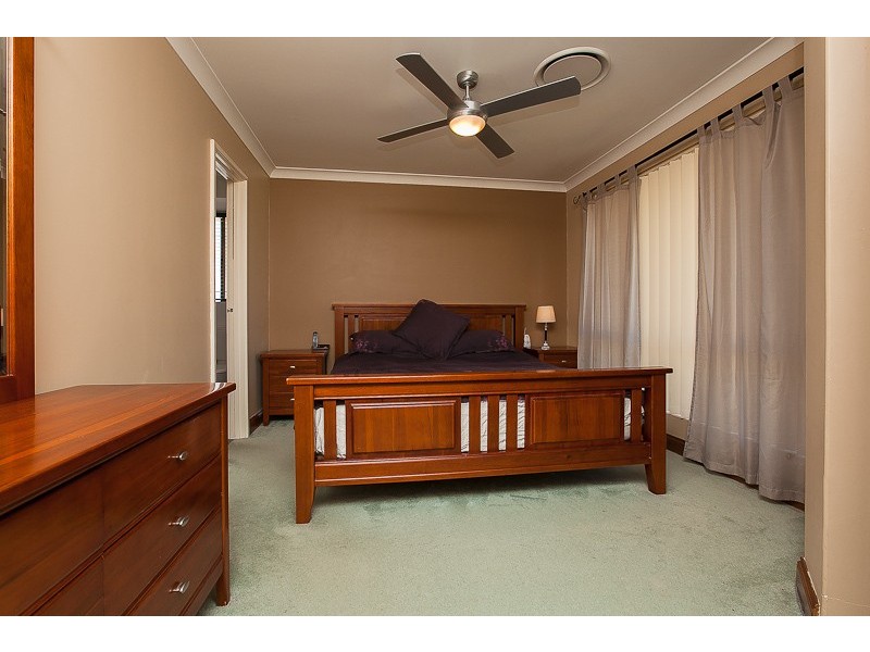 17 Oakdale Close, Safety Bay WA 6169