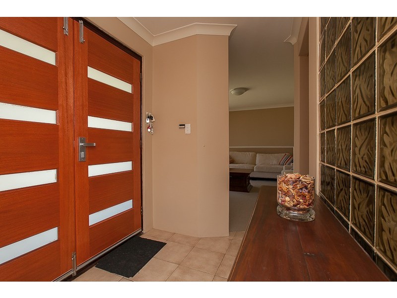 17 Oakdale Close, Safety Bay WA 6169