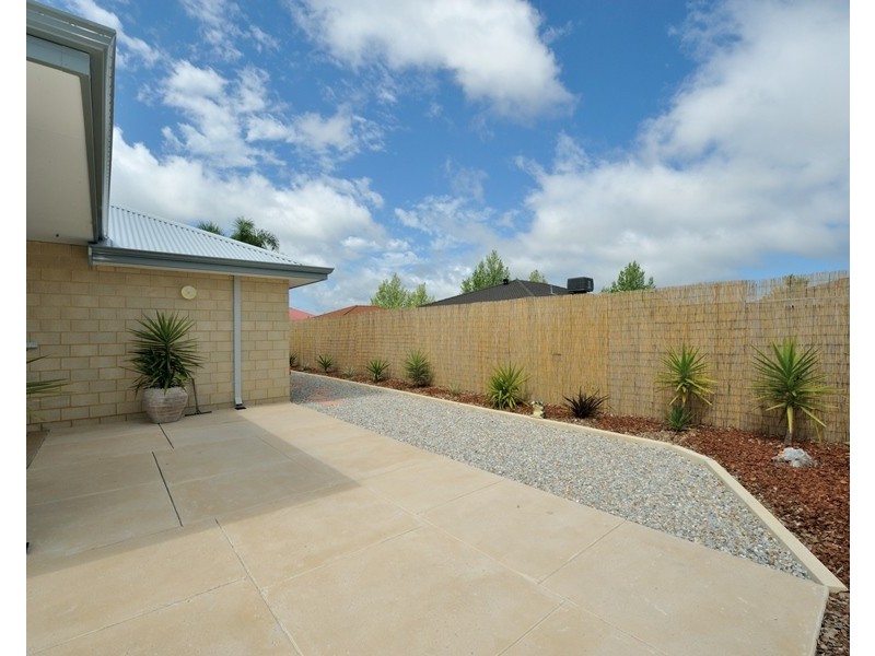 46 Montoro Drive, Port Kennedy WA 6172