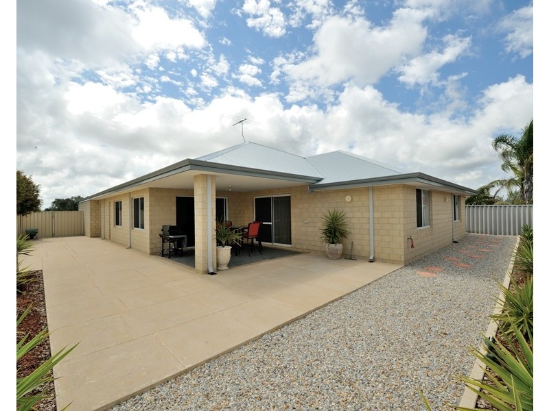 46 Montoro Drive, Port Kennedy WA 6172