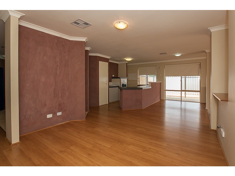 14 Roscrea Court, Orelia WA 6167