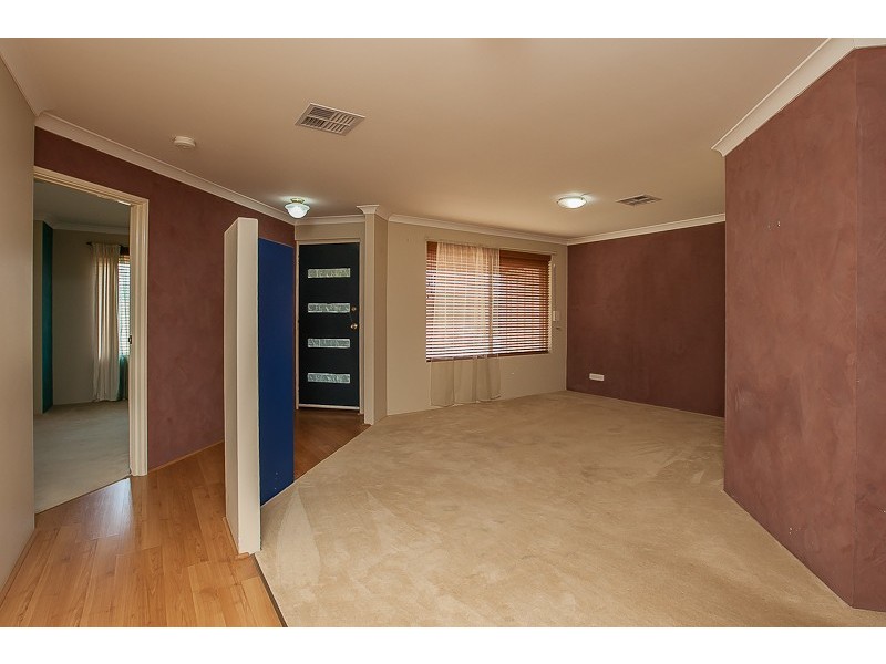 14 Roscrea Court, Orelia WA 6167