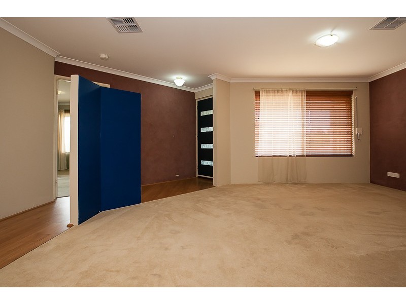 14 Roscrea Court, Orelia WA 6167