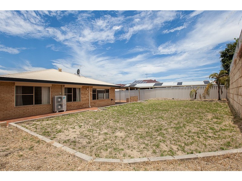 14 Roscrea Court, Orelia WA 6167