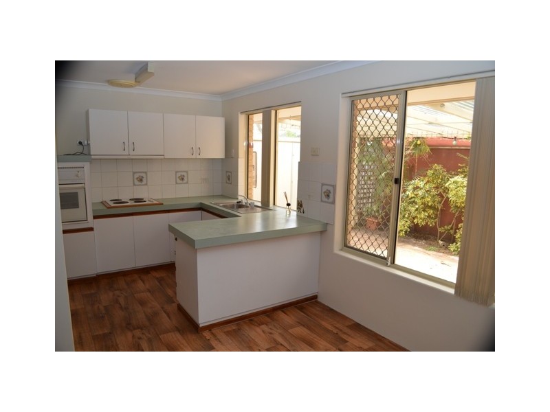 8/23 Ashford Avenue, Rockingham WA 6168