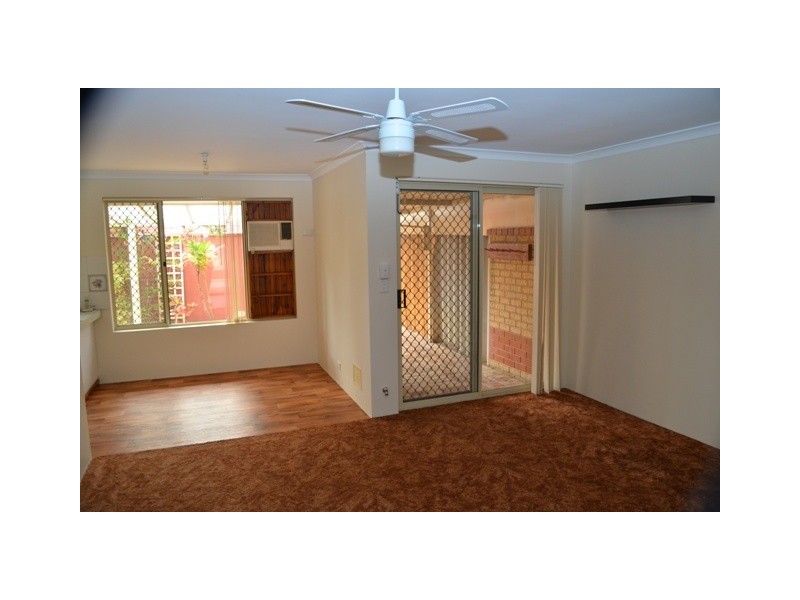 8/23 Ashford Avenue, Rockingham WA 6168