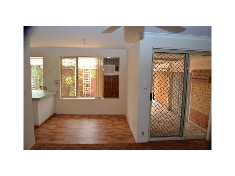 8/23 Ashford Avenue, Rockingham WA 6168