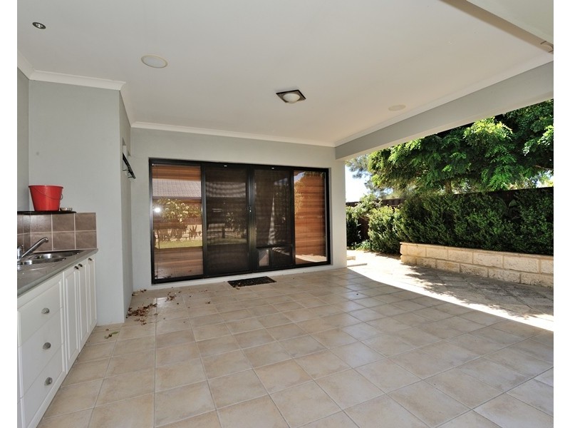 14 Lyttleton Street, Rockingham WA 6168