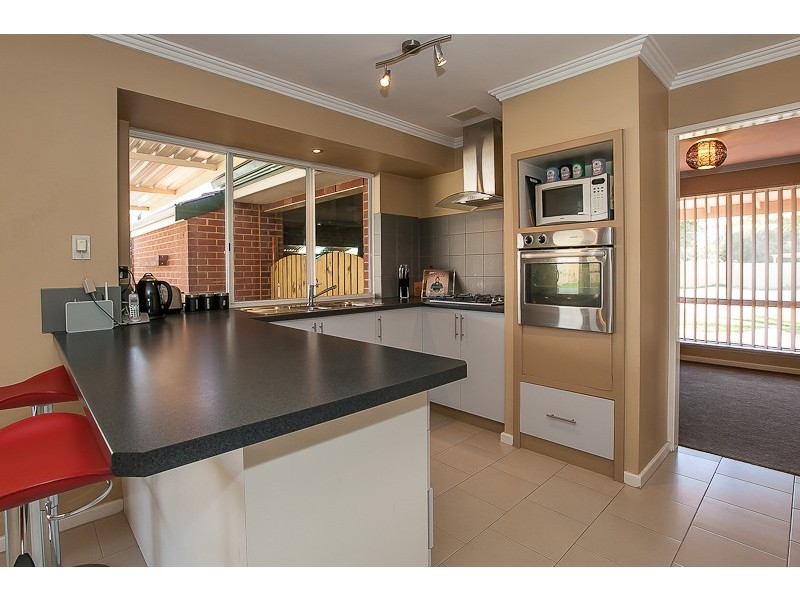 3 Kentia Close, Warnbro WA 6169