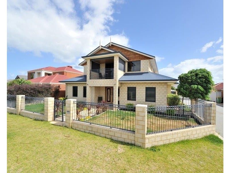 4 Apache Boulevard, Rockingham WA 6168