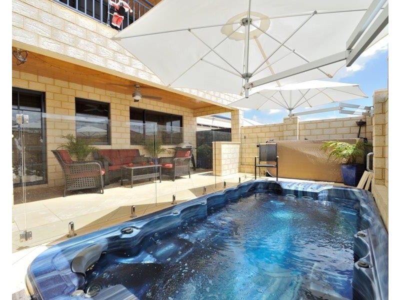 4 Apache Boulevard, Rockingham WA 6168