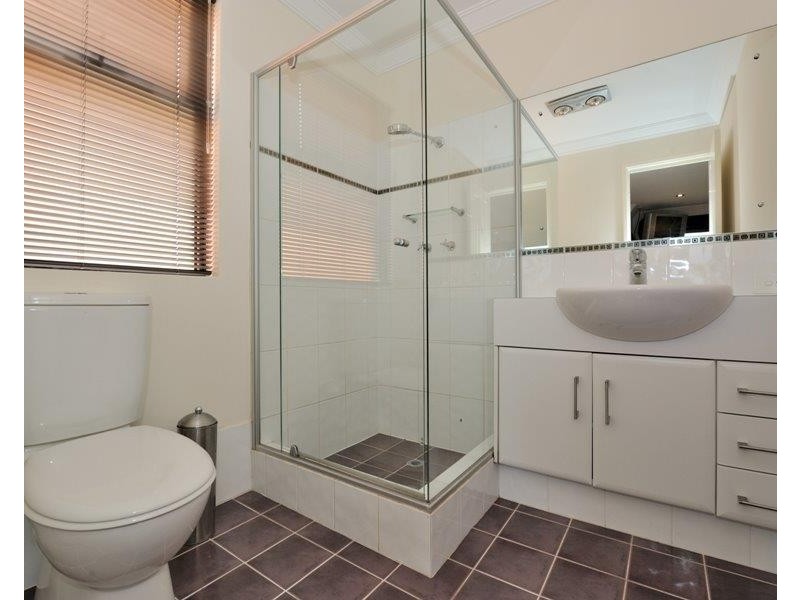 4 Apache Boulevard, Rockingham WA 6168