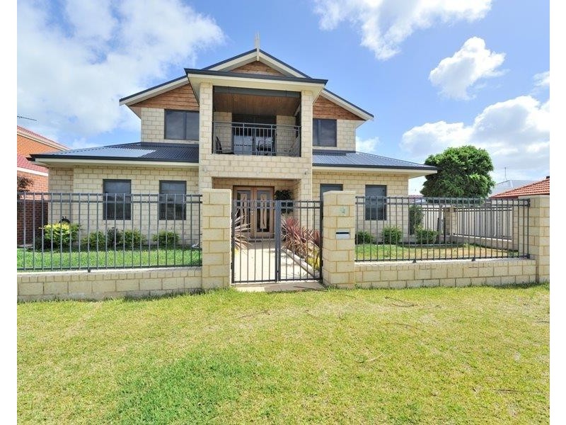 4 Apache Boulevard, Rockingham WA 6168