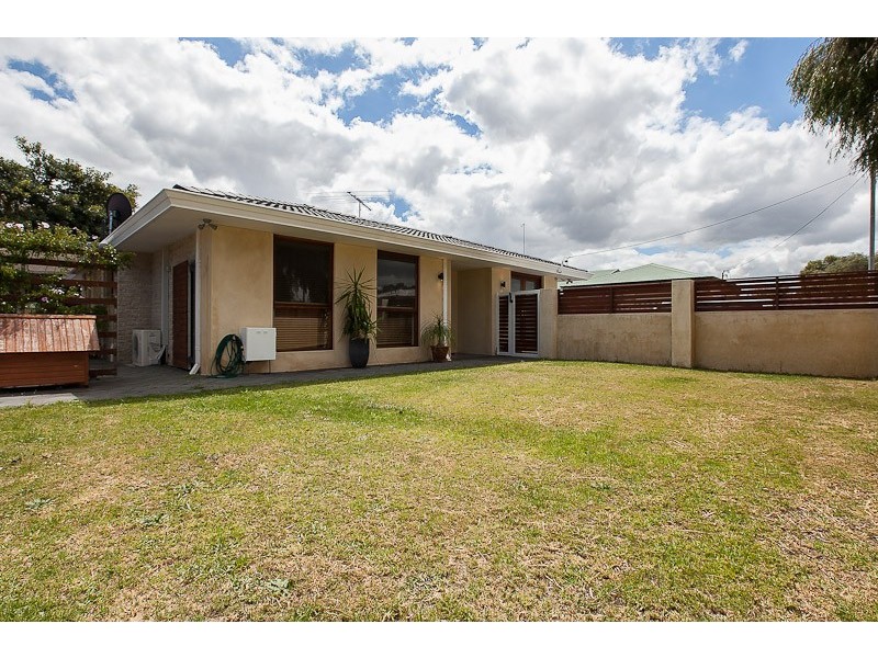 16 Brixham Way, Warnbro WA 6169
