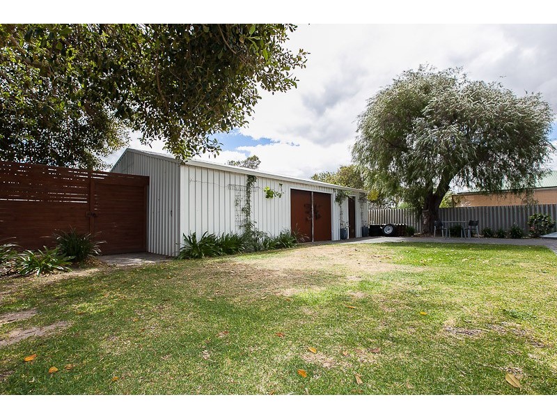 16 Brixham Way, Warnbro WA 6169