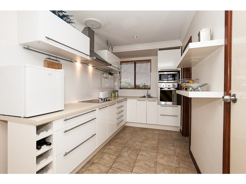 16 Brixham Way, Warnbro WA 6169