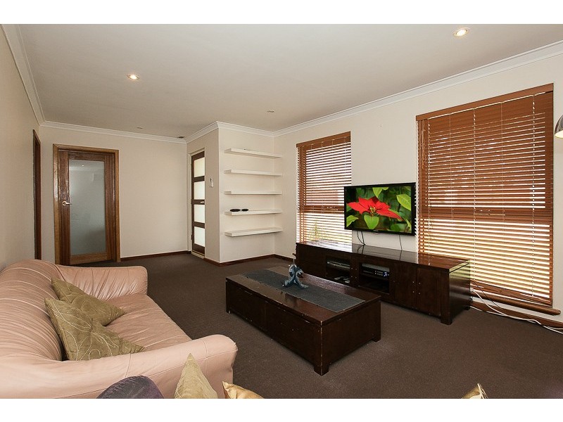 16 Brixham Way, Warnbro WA 6169