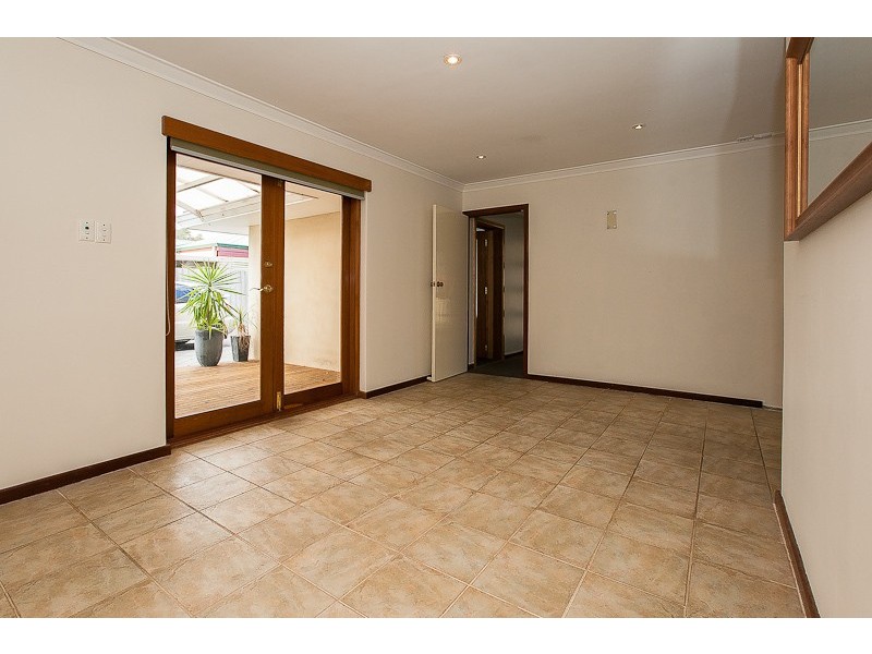 16 Brixham Way, Warnbro WA 6169