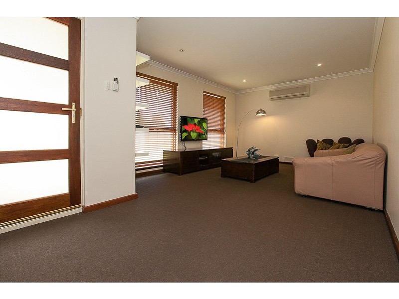 16 Brixham Way, Warnbro WA 6169